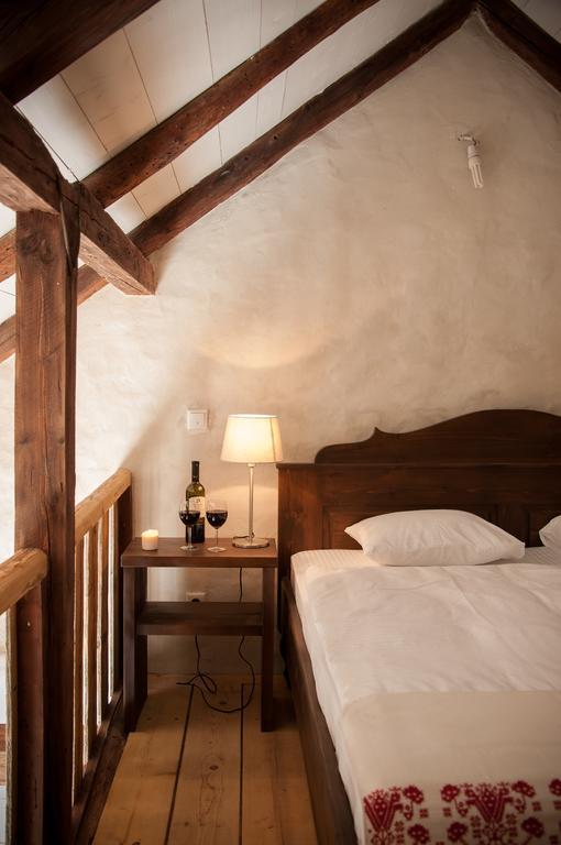 Transylvania Guesthouses Cincsor Стая снимка