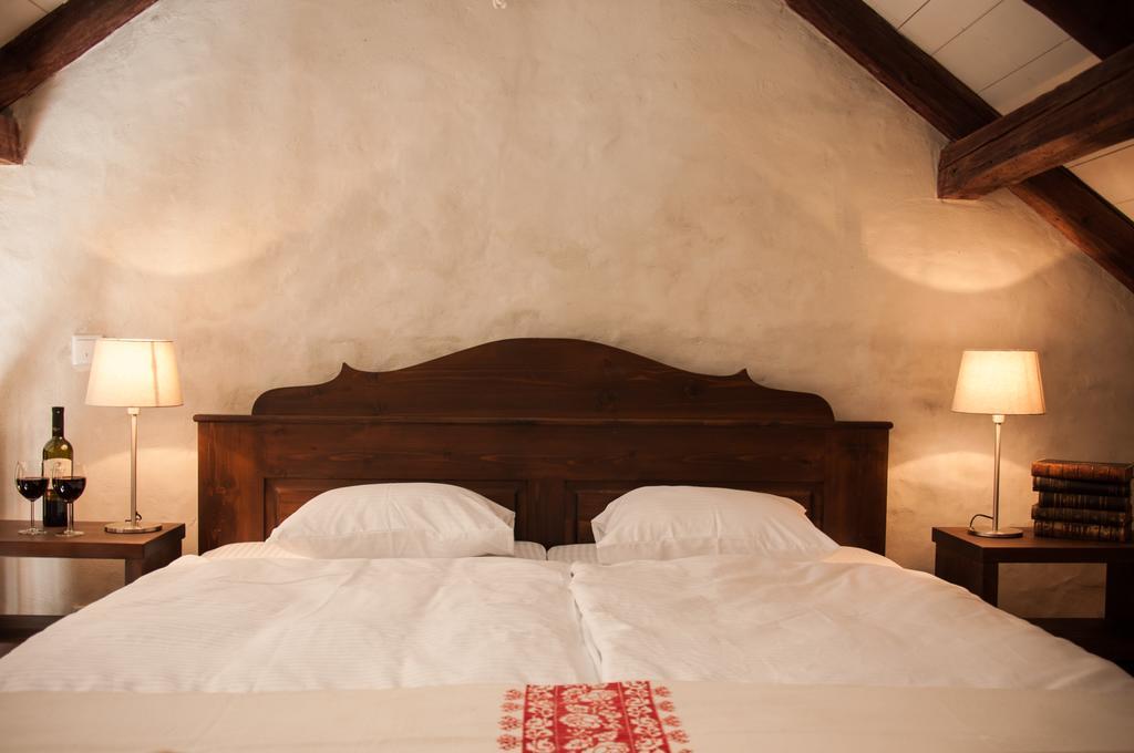Transylvania Guesthouses Cincsor Стая снимка