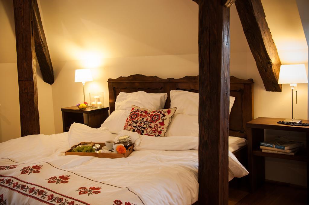 Transylvania Guesthouses Cincsor Стая снимка